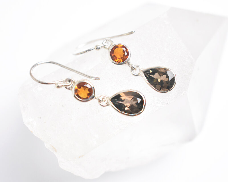 しずく型スモーキークォーツ×マデイラシトリン ゆらゆらシルバーピアス　天然石　シルバー925