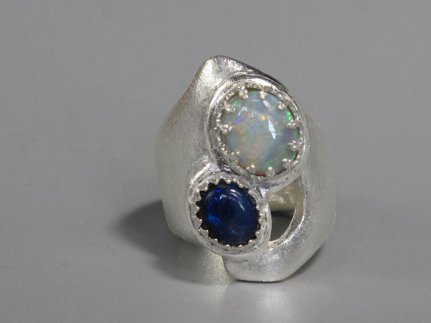 同じ石ですが…