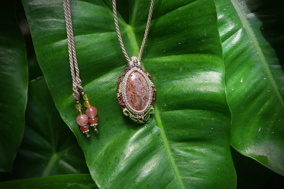 キノコの森☆カンテラオパール マクラメネックレス2112 | iichi 日々の