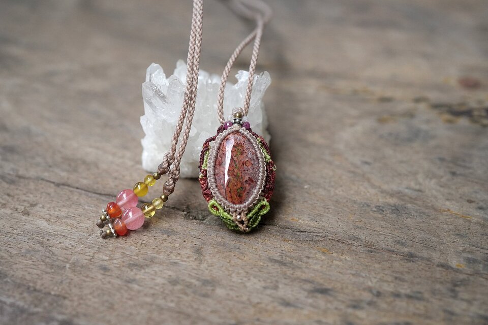 キノコの森☆カンテラオパール マクラメネックレス2112 | iichi 日々の