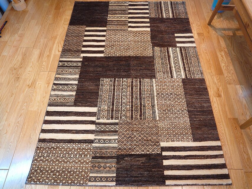 夏は涼しく冬は暖かい オールシーズン天然無染ラグ 肌ざわり最高