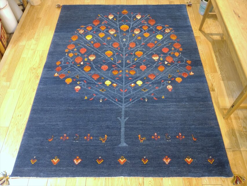 夏のキャンペーン】ペルシャ ギャッベ 117×78 小判型 茜色 ザクロの木