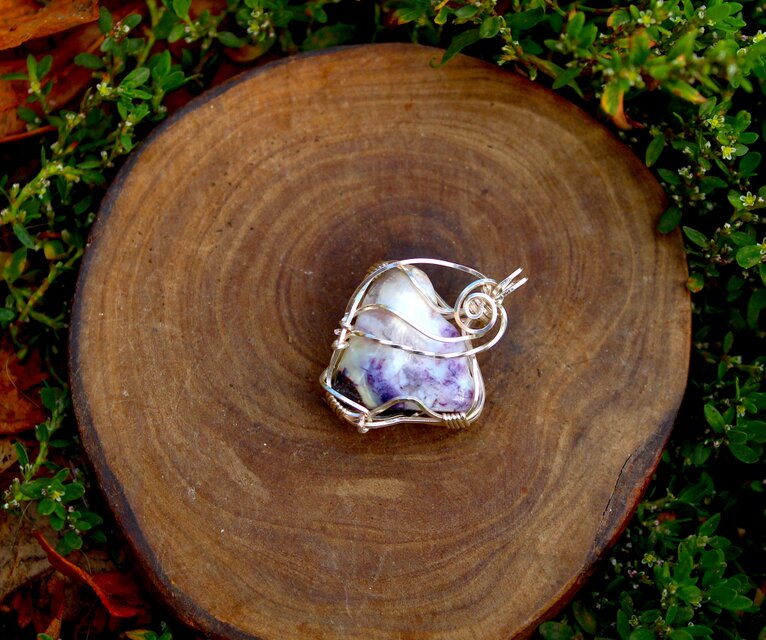 バイオレットフレームオパール 霊的な認識をもたらす、平安と静けさの