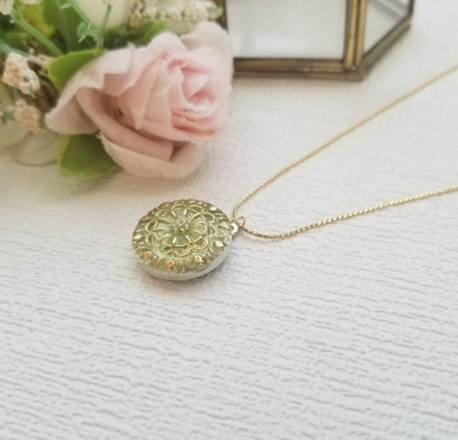 チェコガラスボタン ネックレス／リング選べる｜グリーン×ゴールド 花