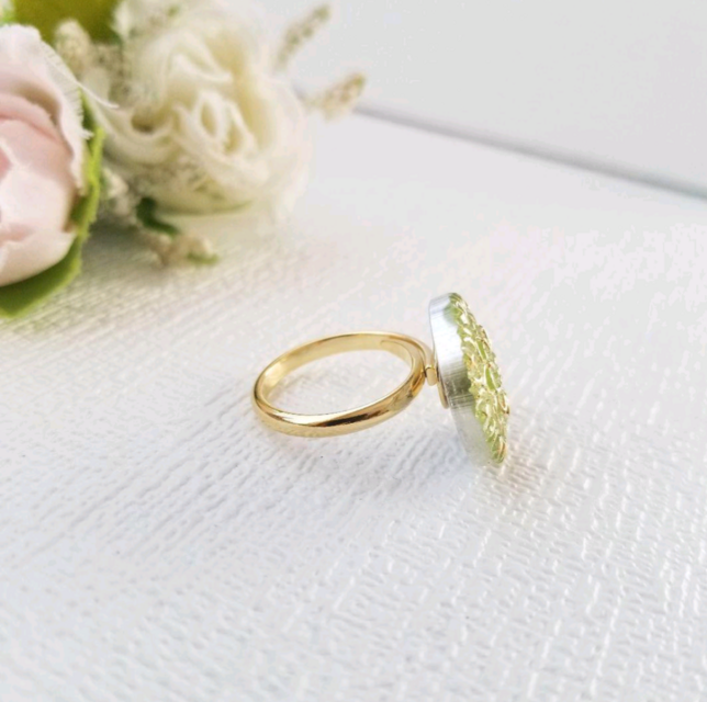 チェコガラスボタン ネックレス／リング選べる｜グリーン×ゴールド 花