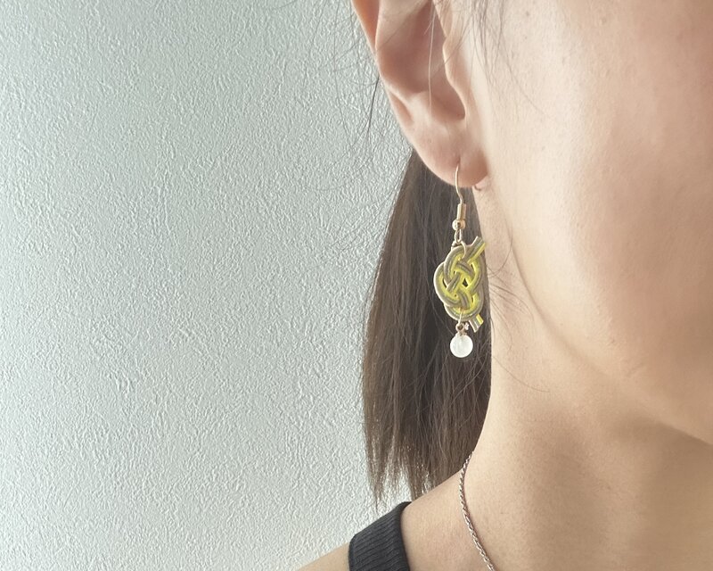 水引ピアス | iichi 日々の暮らしを心地よくするハンドメイドや