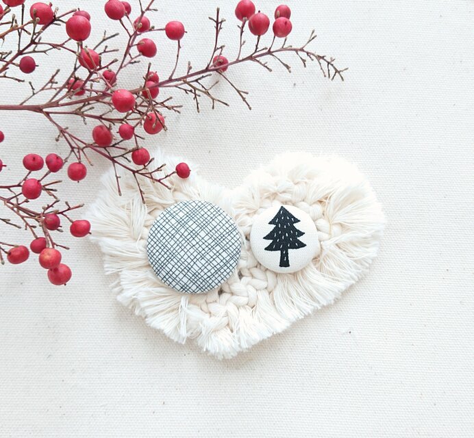 ★くるみボタンブローチ★