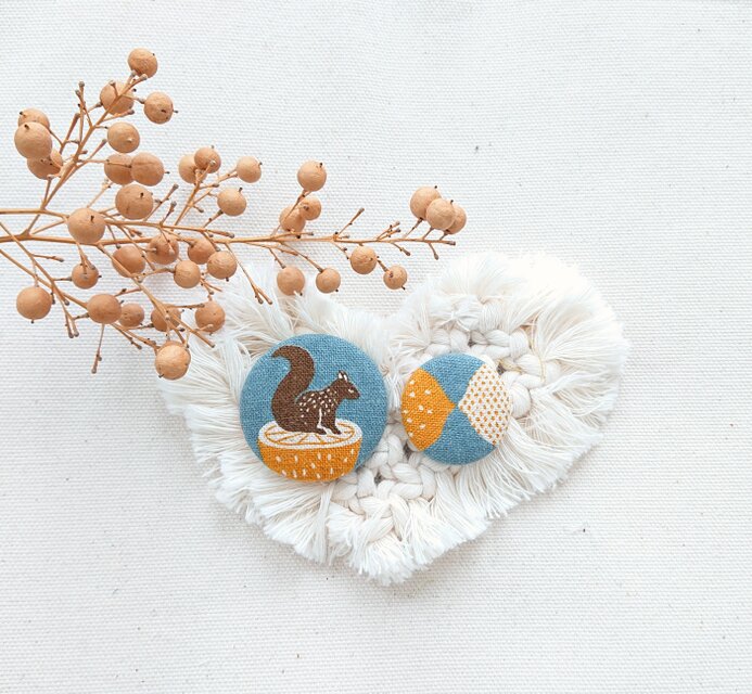 ★くるみボタンブローチ★