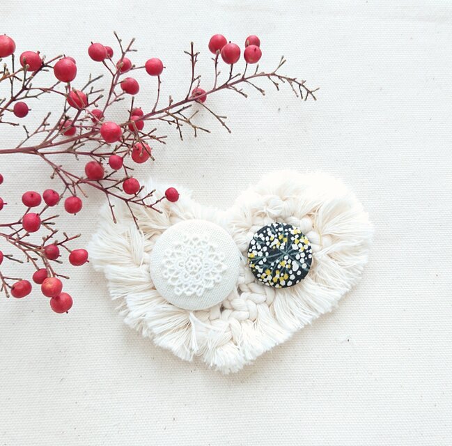 ★くるみボタンブローチ★