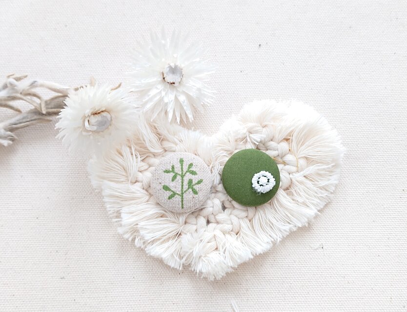 ★くるみボタンブローチ★