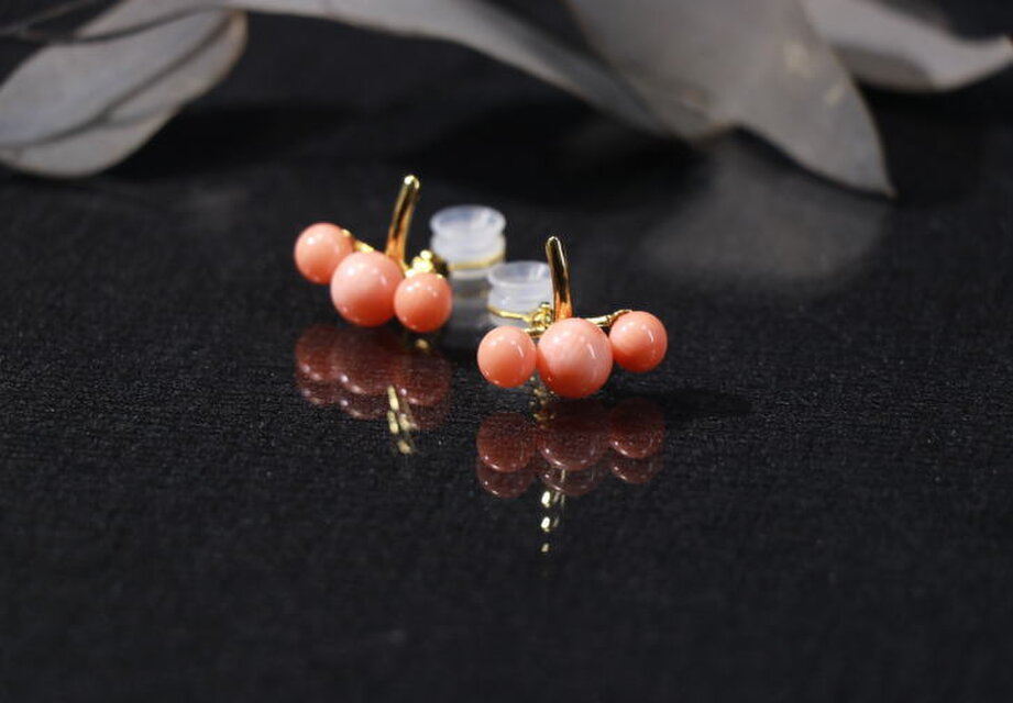 オレンジカラー・珊瑚の３連イヤリング（SV925）