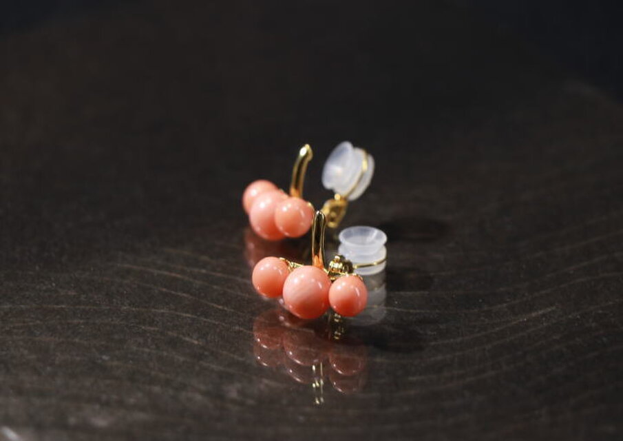 オレンジカラー・珊瑚の3連イヤリング（SV925） | iichi 日々の暮らし