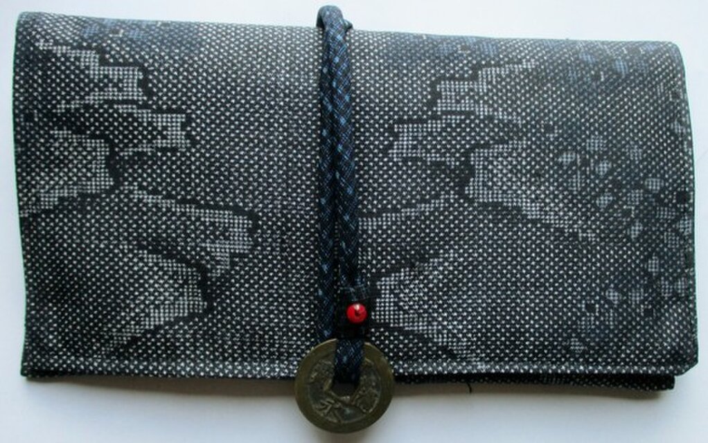 ８３９１　色大島紬の着物で作った和風財布・ポーチ＃送料無料