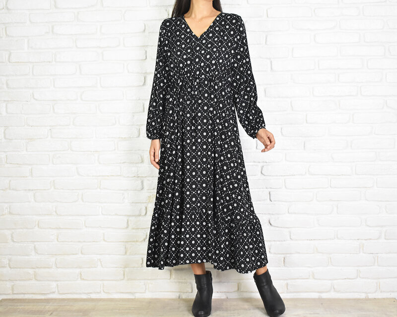 再販【大きいサイズ】モノトーン花柄Vネック長袖ワンピース