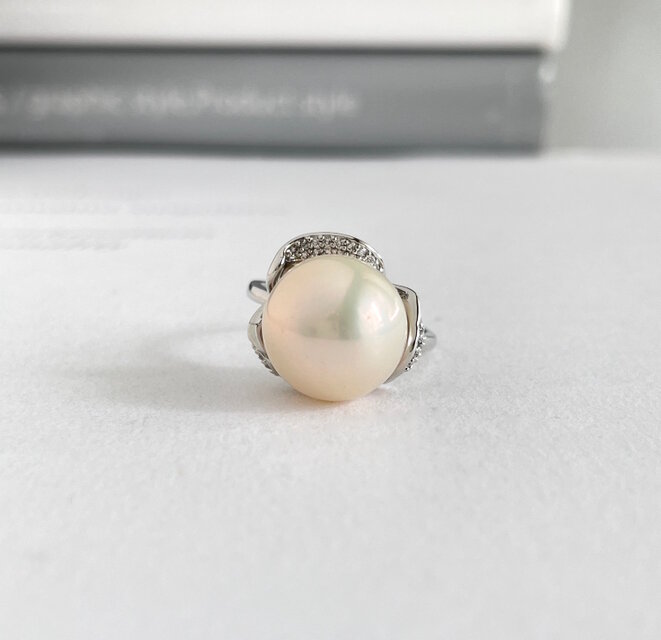 淡水パール 大粒パールのフラワーリング オーロラクリーム 13.5mm