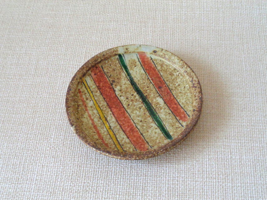 丸皿（色絵線紋b）