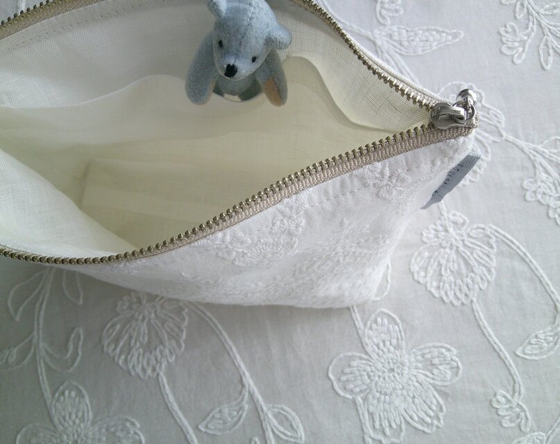cutwork刺繍×linen PouchSet | iichi 日々の暮らしを心地よく