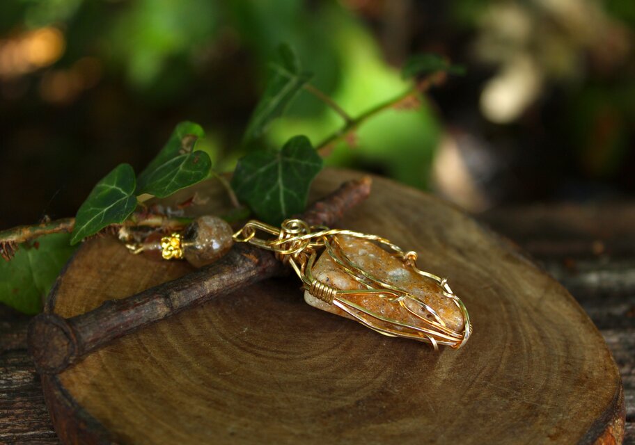 ハニーアンドクリームアゼツライト　オーラライト　アンデシン　ネックレス