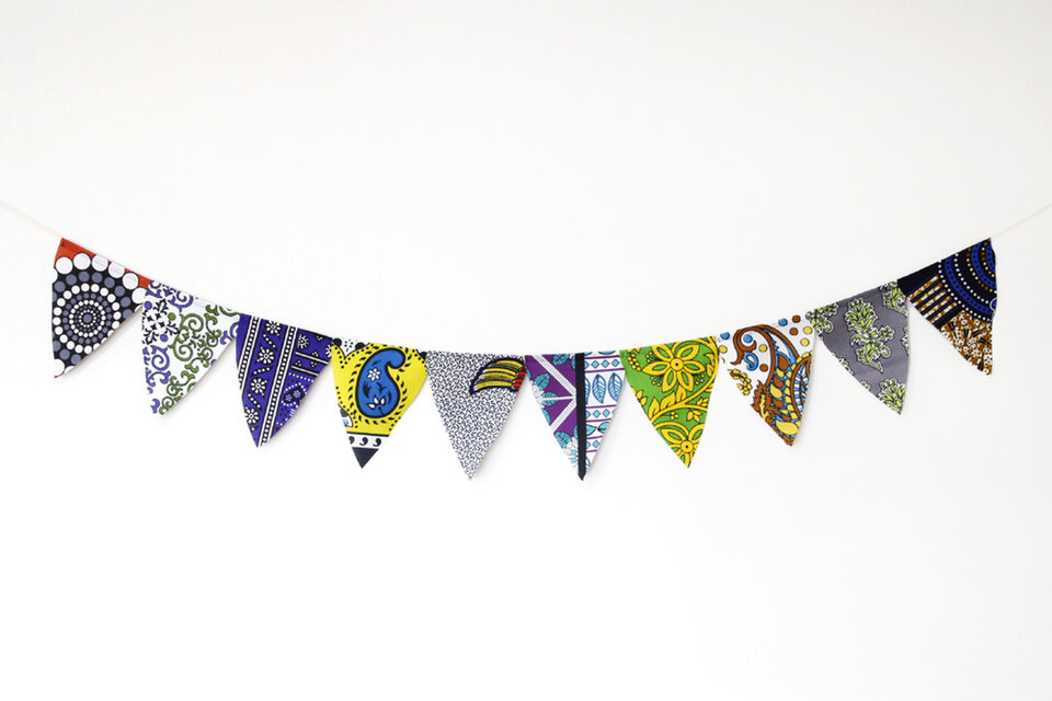 アフリカ布のガーランド｜模様替え テント キャンプ フラッグガーランド 目印 飾り