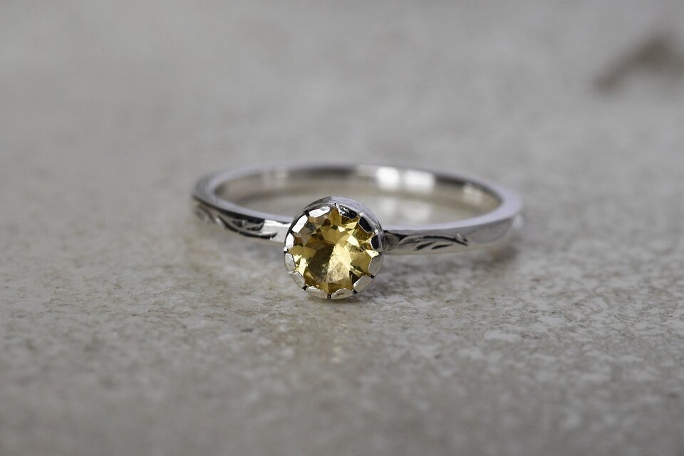 記憶と流れの物語〜イエローベリル〜