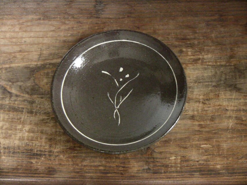 野花小皿（象嵌）