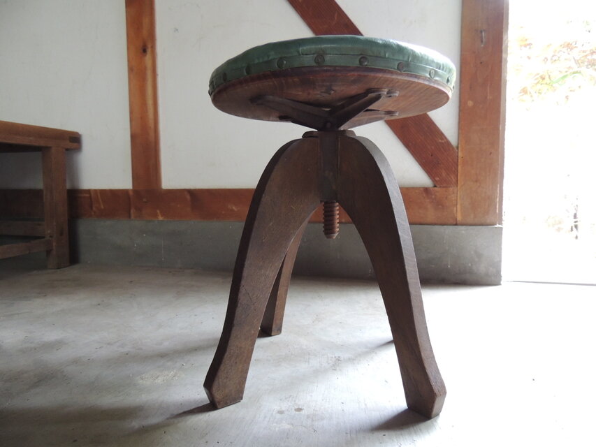 みどりの回転椅子 | iichi 日々の暮らしを心地よくするハンドメイドや