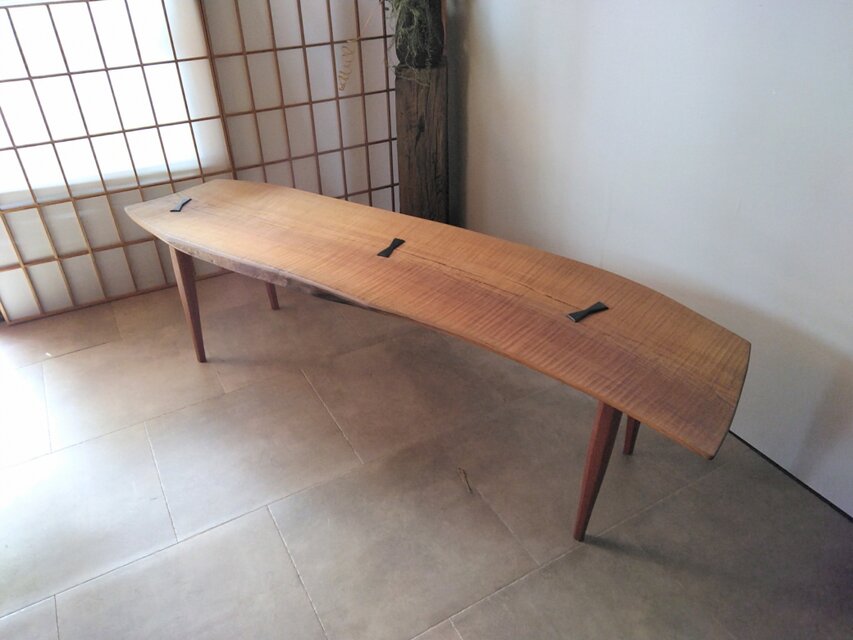 樫・自然木のベンチ　　一枚板