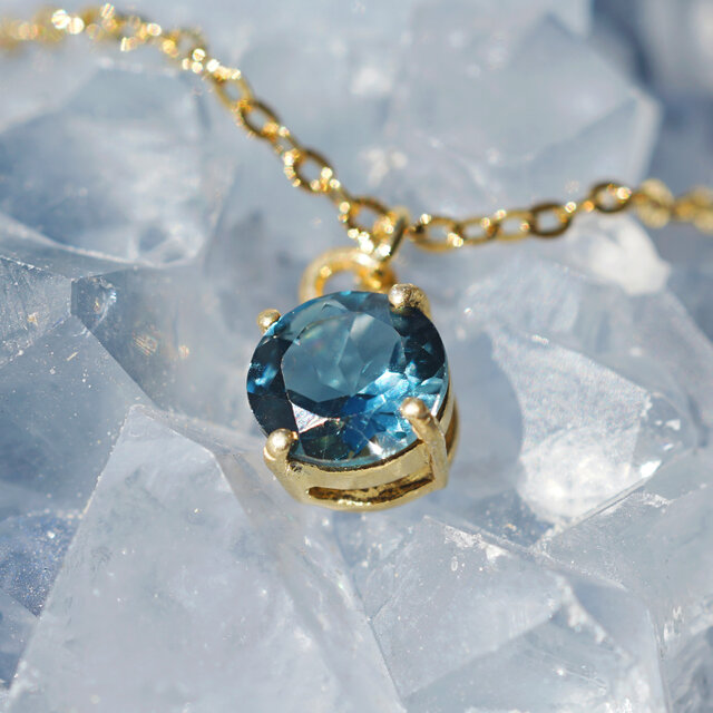 ロンドンブルートパーズの爪留めネックレス☆サージカルステンレス50cm