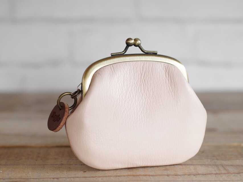 レザーがま口 淡いピンク