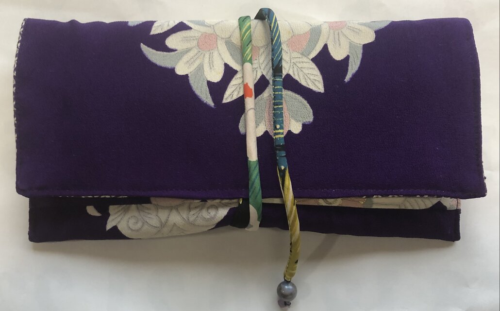 ８４０６　着物で作った和風財布・ポーチ