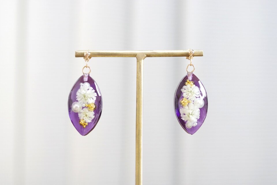 レジンアート　マーキスピアス〈愛の骸〉