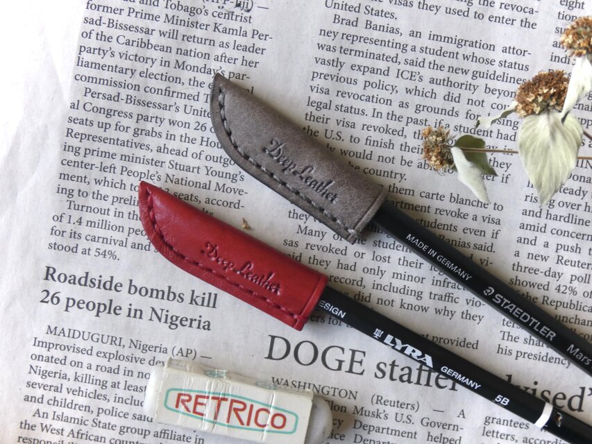 イタリア革の鉛筆キャップ／ペンシルキャップ／２個セット／赤＆グレー