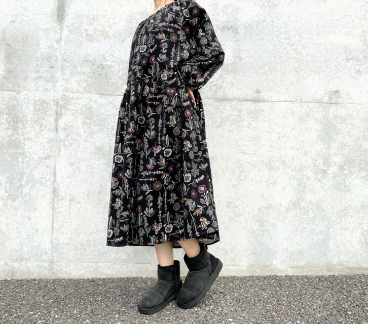 刺繍調の優しい花柄＊コーデュロイ＊大人のナチュラル長袖ワンピース