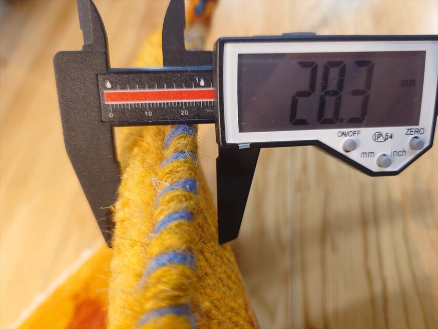 ペルシャ　ギャッベ ミニマット 43×40 黄金色　ザクロの実 ペルシャ ギャッベ ミニマット 横43x40㎝ ザクロの実 黄金色