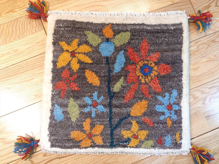 ペルシャ　ギャッベ ミニマット 41.5x40cm　花　グレー　アイボリー　T8548
