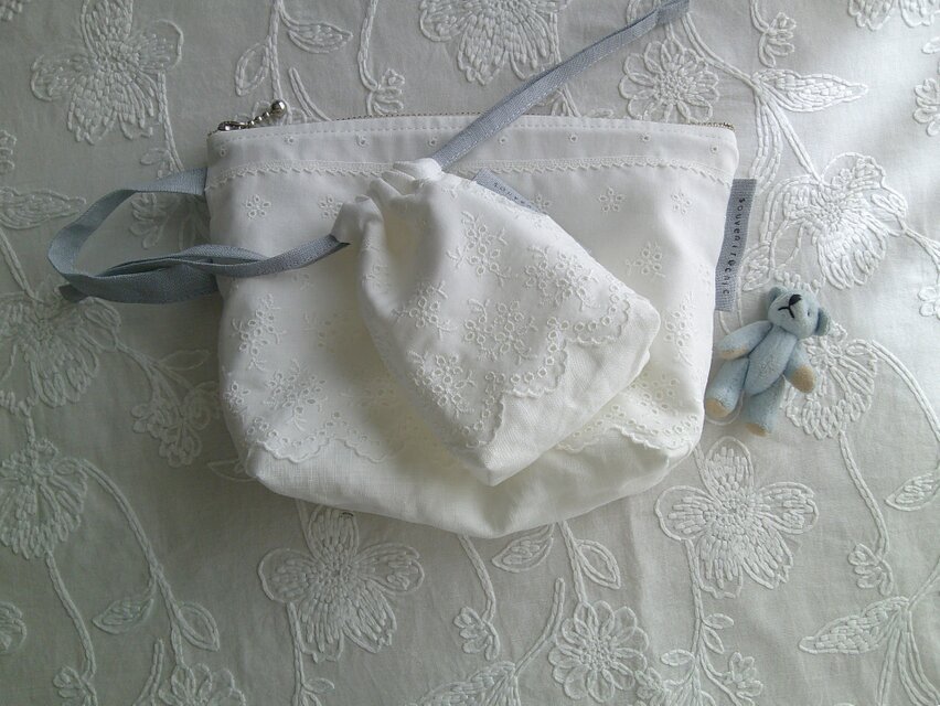 花刺繡×linen PouchSet