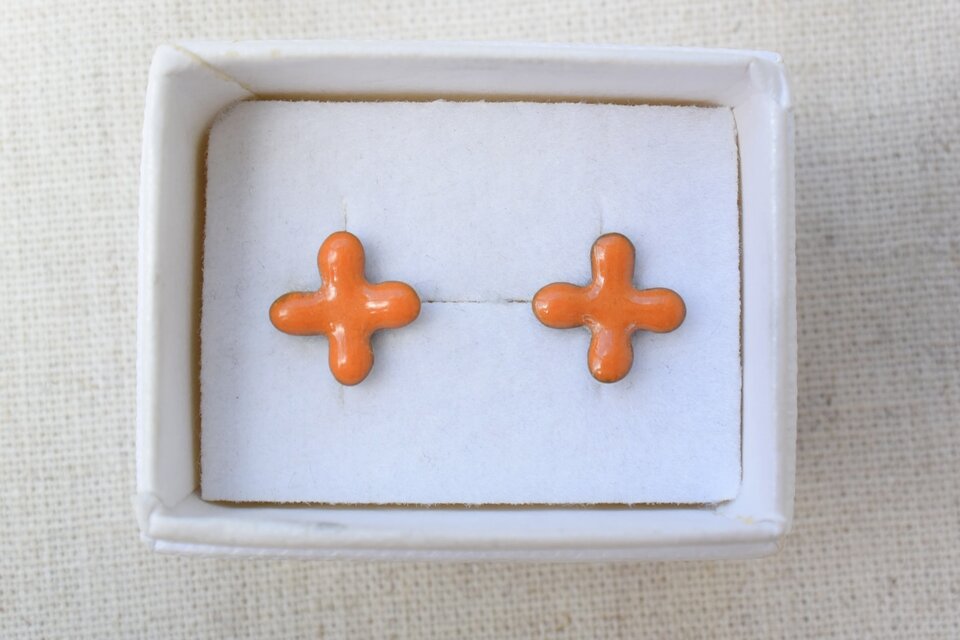 野花のシングルピアス　金木犀