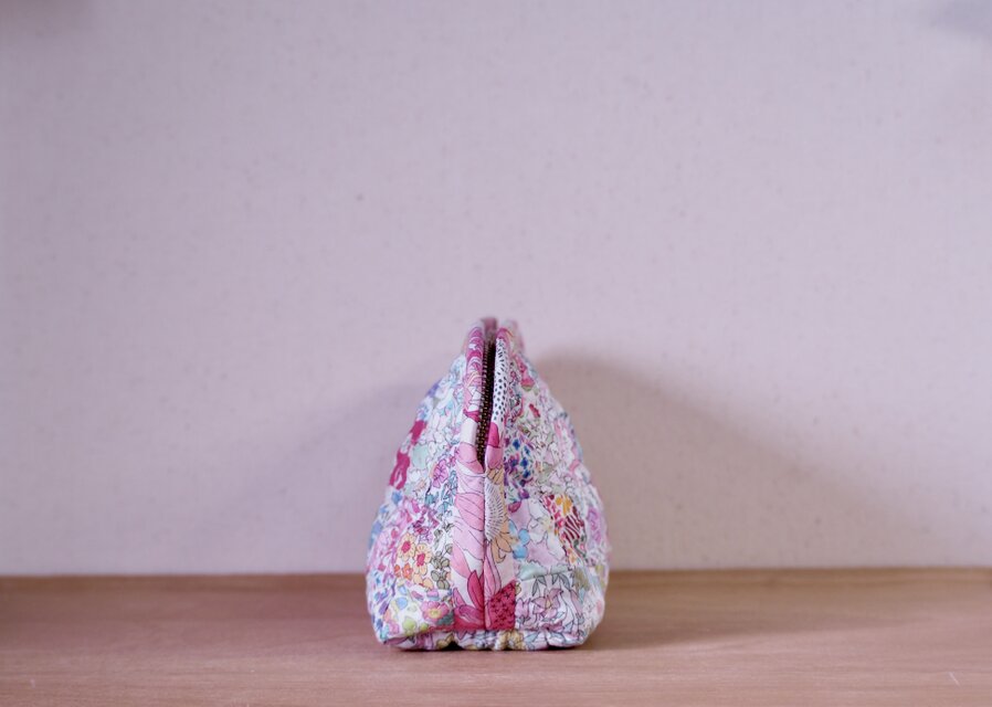 パッチワークキルト リバティ ポーチ | iichi 日々の暮らしを心地よく