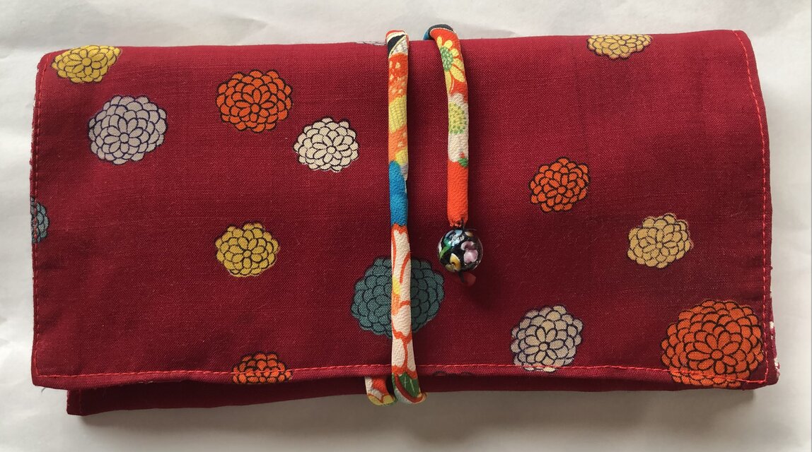 ８４１８　花柄の着物で作った和風財布・ポーチ