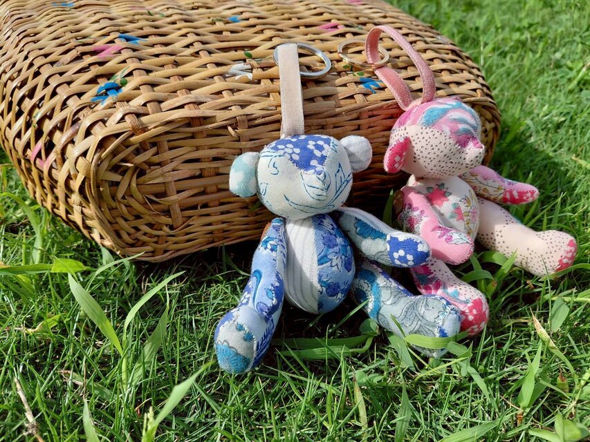 くまのチャーム・水色〈インド綿 ブロックプリント パッチワーク