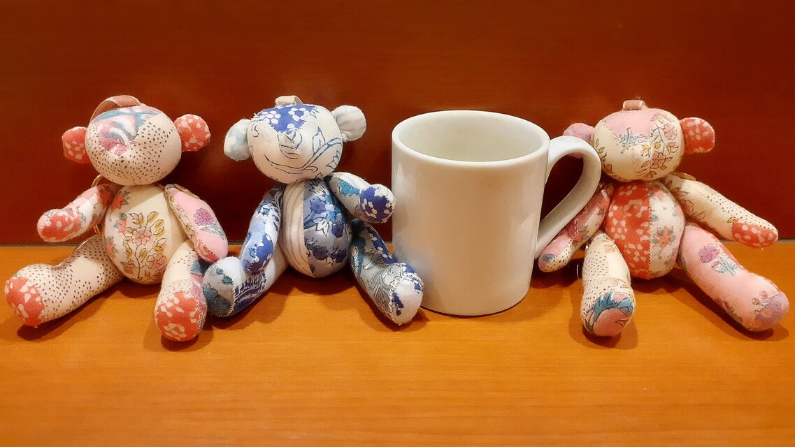 くまのチャーム・水色〈インド綿 ブロックプリント パッチワーク
