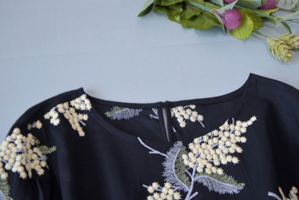 コットン100％総刺繍ウエストギャザー寄せポケット付き大人可愛い五分