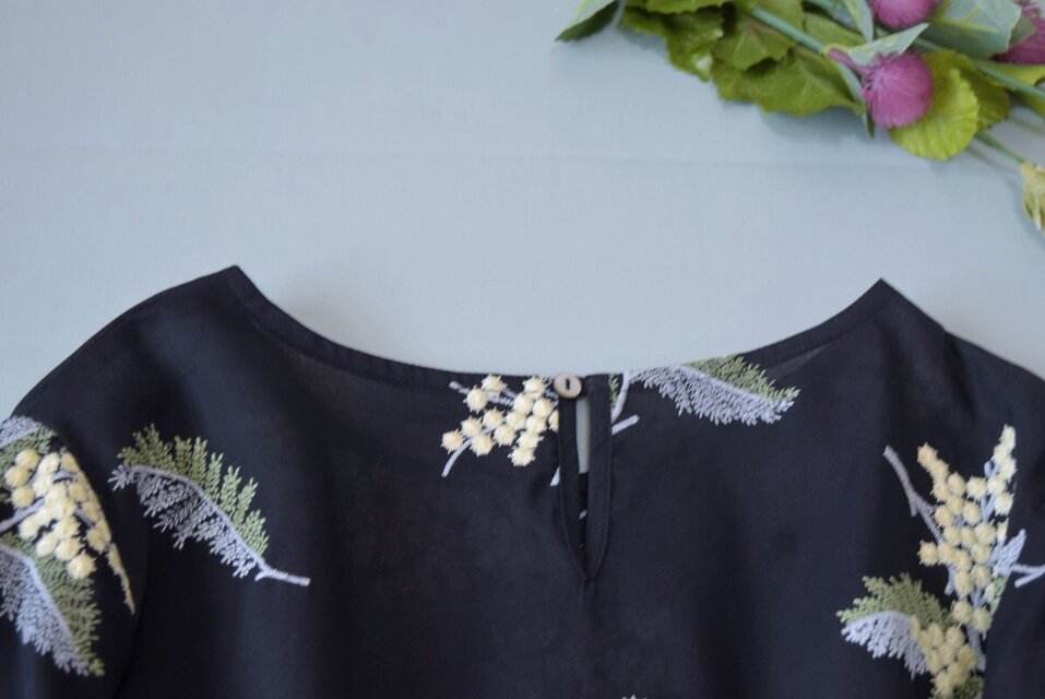 コットン100％総刺繍ウエストギャザー寄せポケット付き大人可愛い五分