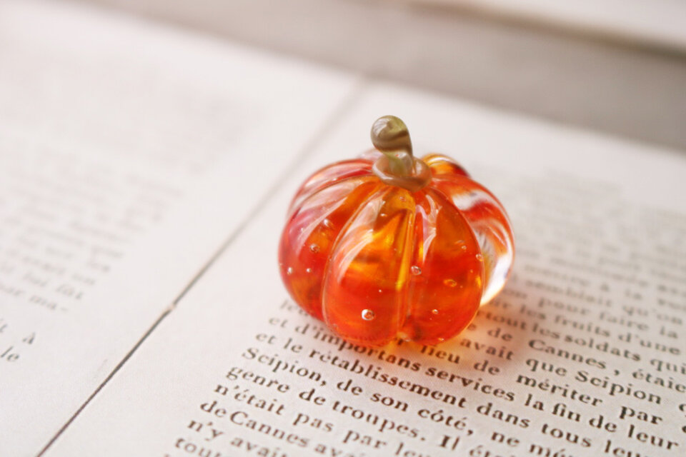 ガラスのハロウィン・ガラスのかぼちゃ ミニチュア5点セット | iichi