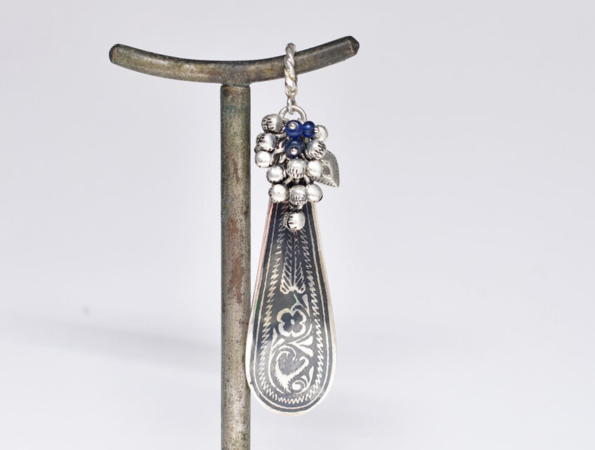 グルジアoldシルバーとたわわなインドシルバー鈴、oldアフガン