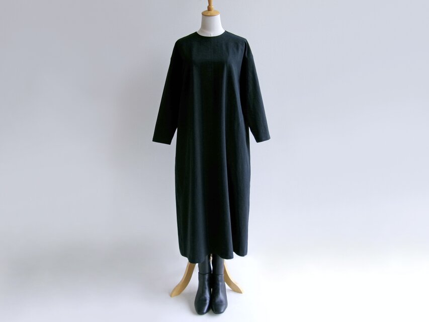 国産綿麻キャンバス（黒）のシンプルなワンピース【受注製作】