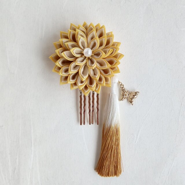 つまみ細工の花と蝶の髪飾り　タッセル付き　イエロー　《浴衣、七五三、成人式、着物》
