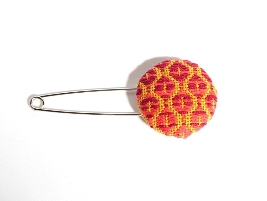 秋の彩り／こぎん刺しストールピン（ブローチ）