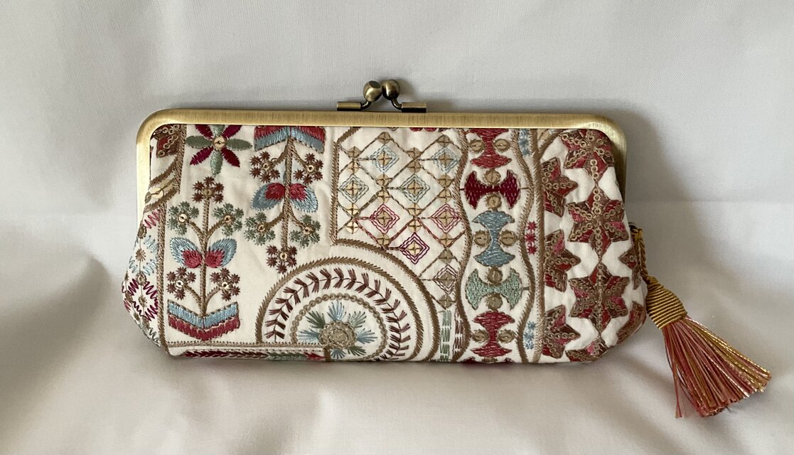 インド刺繍 シンプル 親子がま口長財布 | iichi 日々の暮らしを