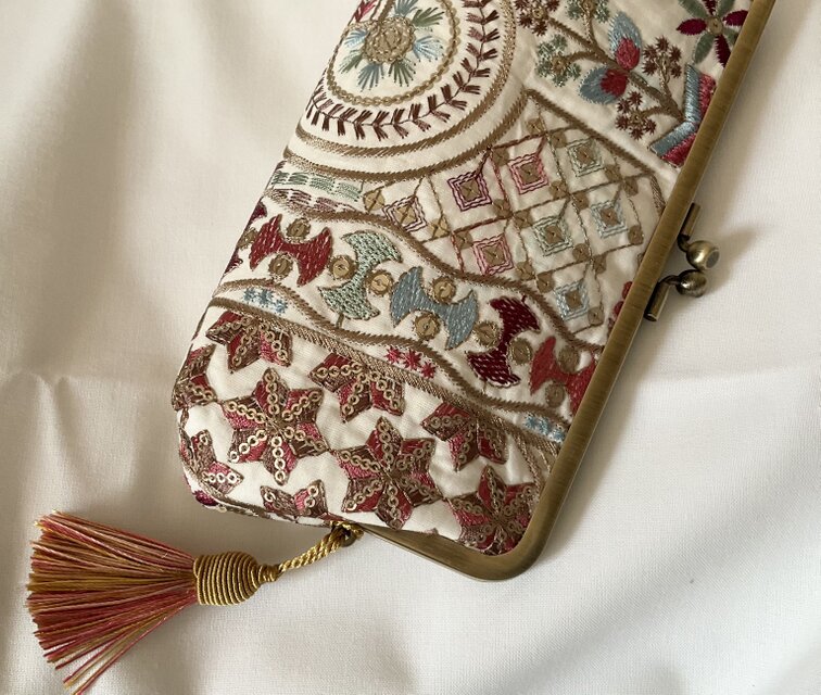 インド刺繍 シンプル 親子がま口長財布 | iichi 日々の暮らしを